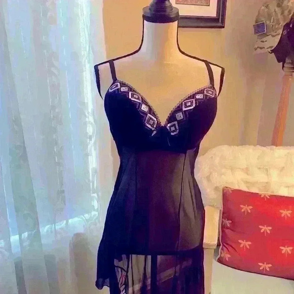 Little Black Nighty - Picture 1 of 4